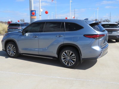 2021 Toyota Highlander Hybrid Platinum