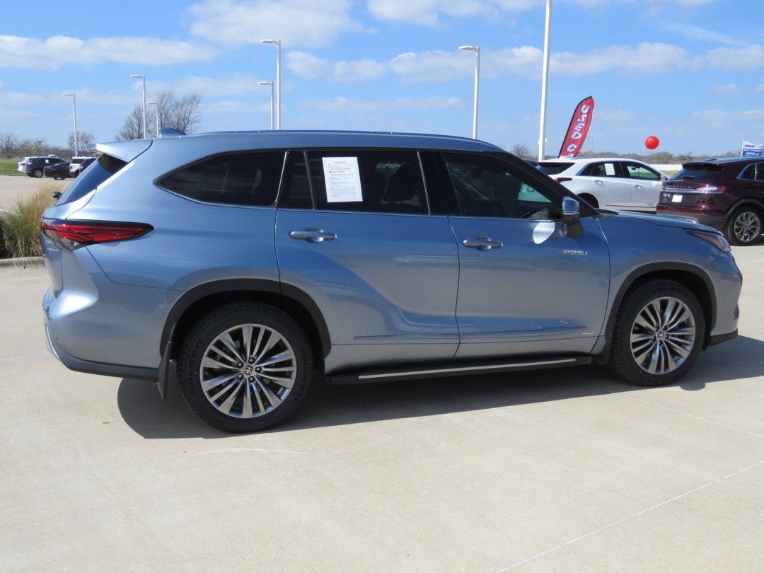 2021 Toyota Highlander Hybrid Platinum