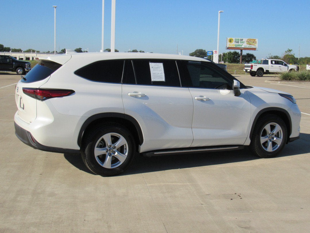 2021 Toyota Highlander LE