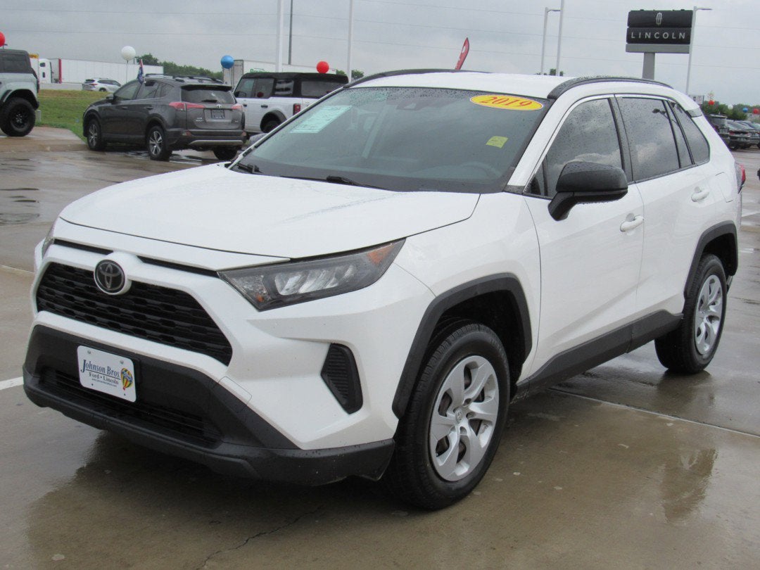 2019 Toyota RAV4 LE