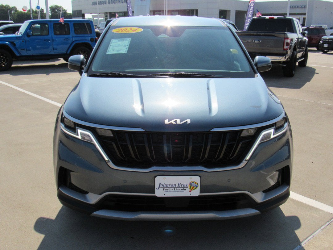 2024 Kia Carnival EX