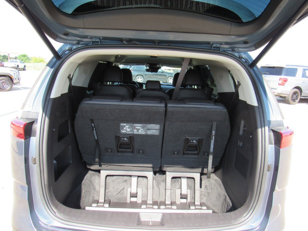 2024 Kia Carnival EX