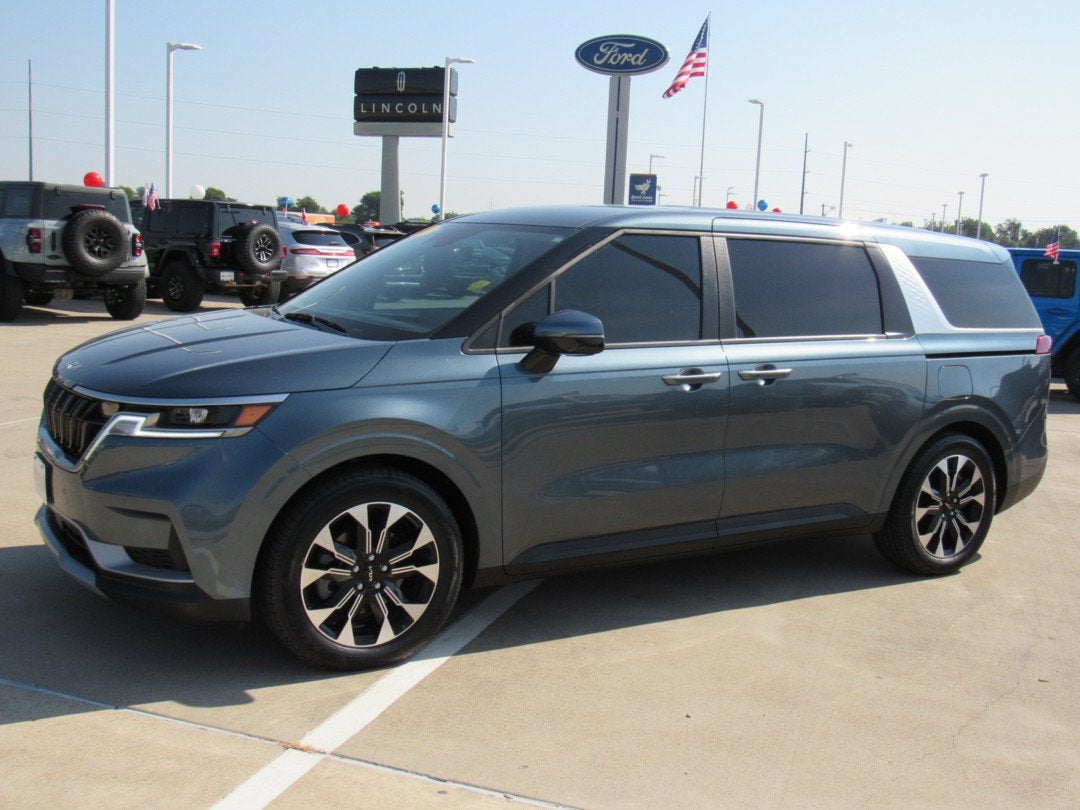 2024 Kia Carnival EX