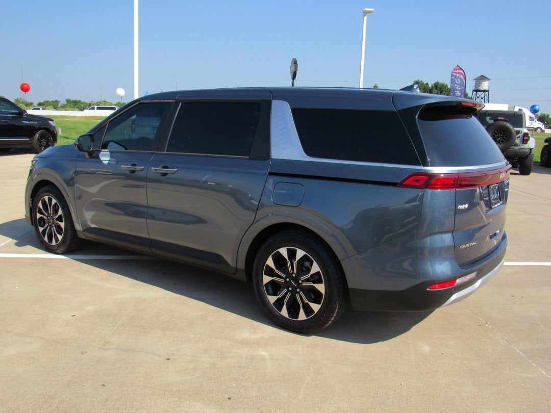 2024 Kia Carnival EX