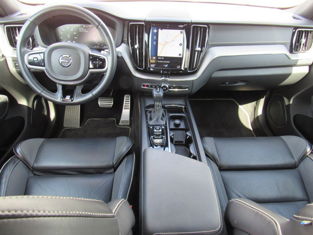 2020 Volvo XC60 R-Design