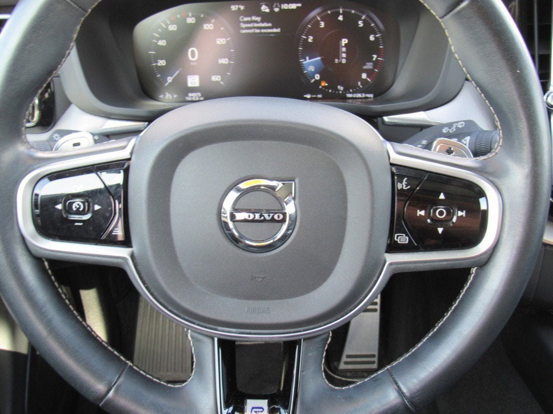 2020 Volvo XC60 R-Design