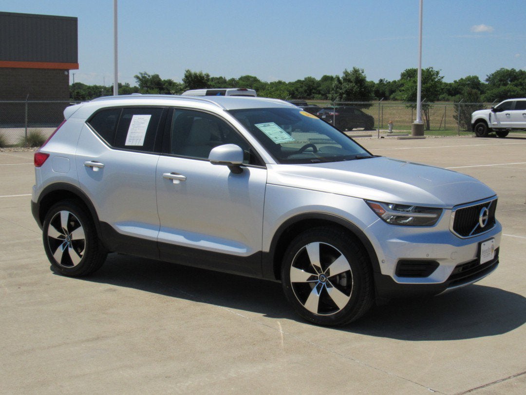 2019 Volvo XC40 Momentum