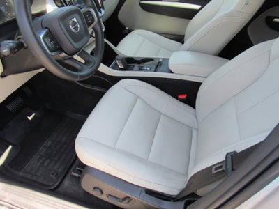 2019 Volvo XC40 Momentum