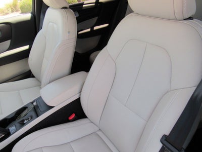2019 Volvo XC40 Momentum