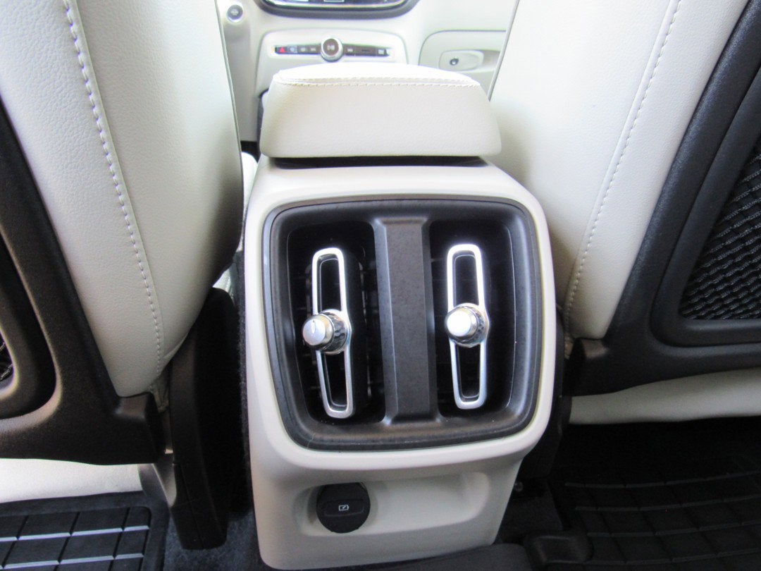 2019 Volvo XC40 Momentum