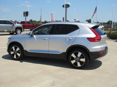 2019 Volvo XC40 Momentum