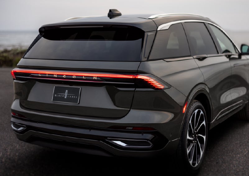 The rear of a 2025 Lincoln Black Label Nautilus® SUV displays full LED rear lighting. | Johnson Brothers Lincoln in Temple TX