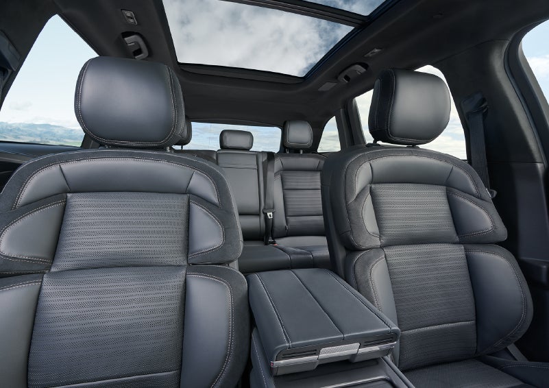 The spacious second row and available panoramic Vista Roof® is shown. | Johnson Brothers Lincoln in Temple TX