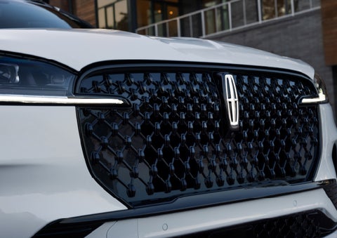 The front grille of a 2026 Lincoln Aviator® SUV is shown. | Johnson Brothers Lincoln in Temple TX