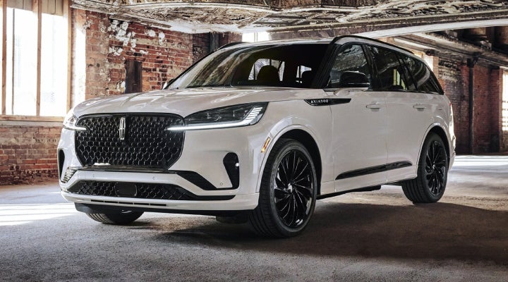 A 2026 Lincoln Aviator® SUV is shown with the available Jet Appearance Package. | Johnson Brothers Lincoln in Temple TX