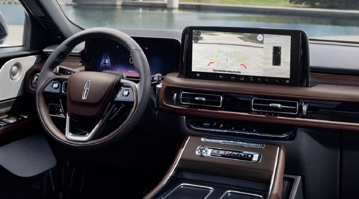 The backup camera of the 2027 Lincoln Aviator® SUV is displayed on screen. | Johnson Brothers Lincoln in Temple TX