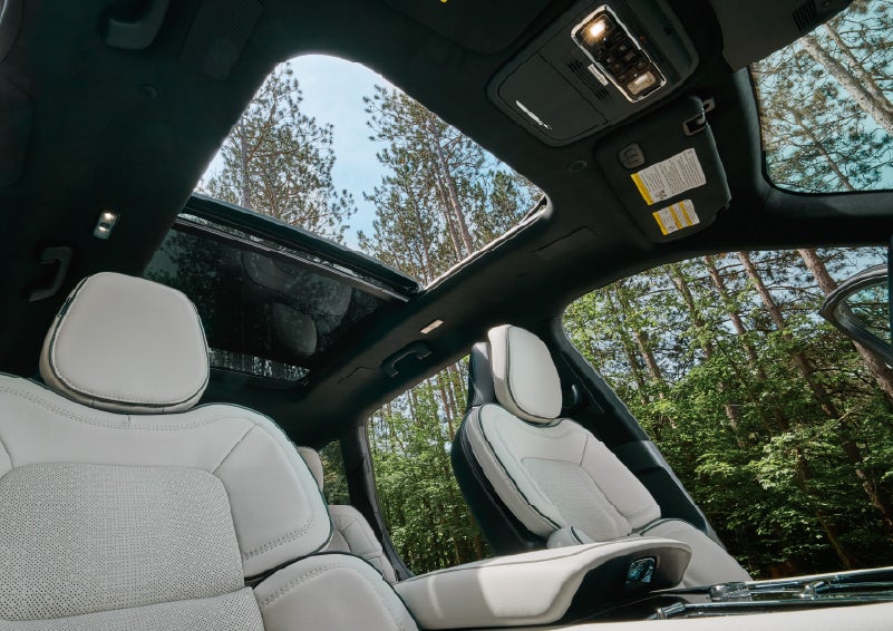 The front seats of a 2027 Lincoln Aviator® Black Label™ SUV | Johnson Brothers Lincoln in Temple TX